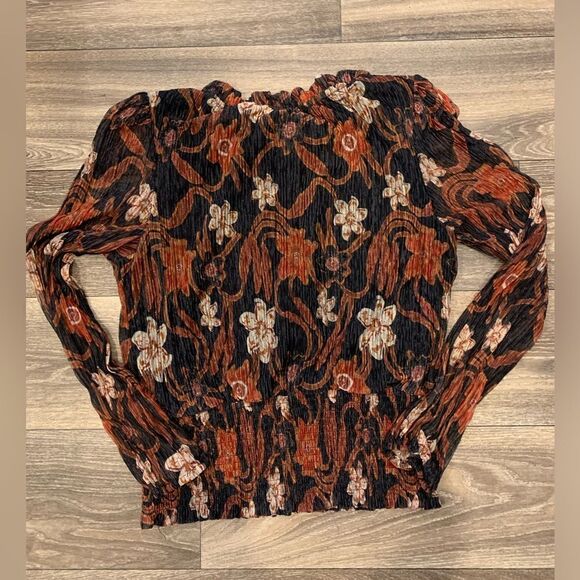 Joie Blouse Size L Elastic at Sleeves, Neckline, Subtle Sparkle Thread Accents - Picture 3 of 4